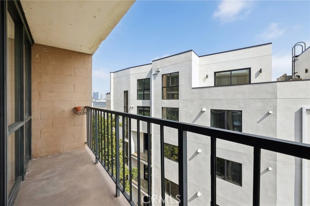 10966 Rochester AVE Unit: 5D