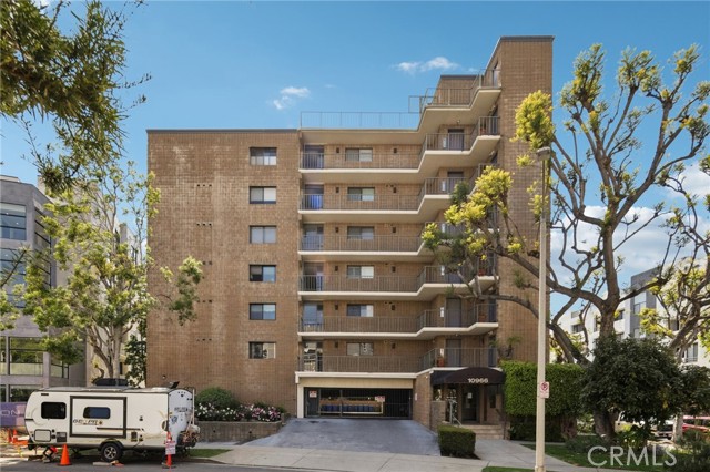 10966 Rochester AVE Unit: 5D