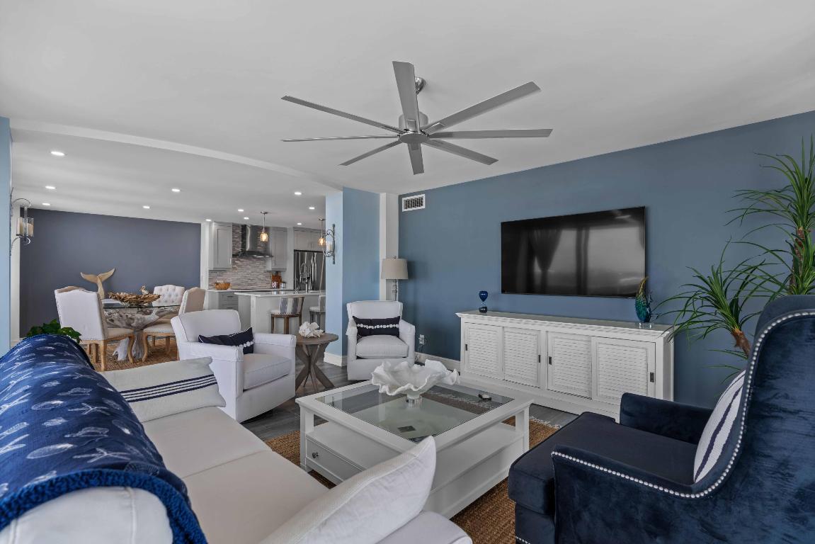 108 Lakeshore Drive 839