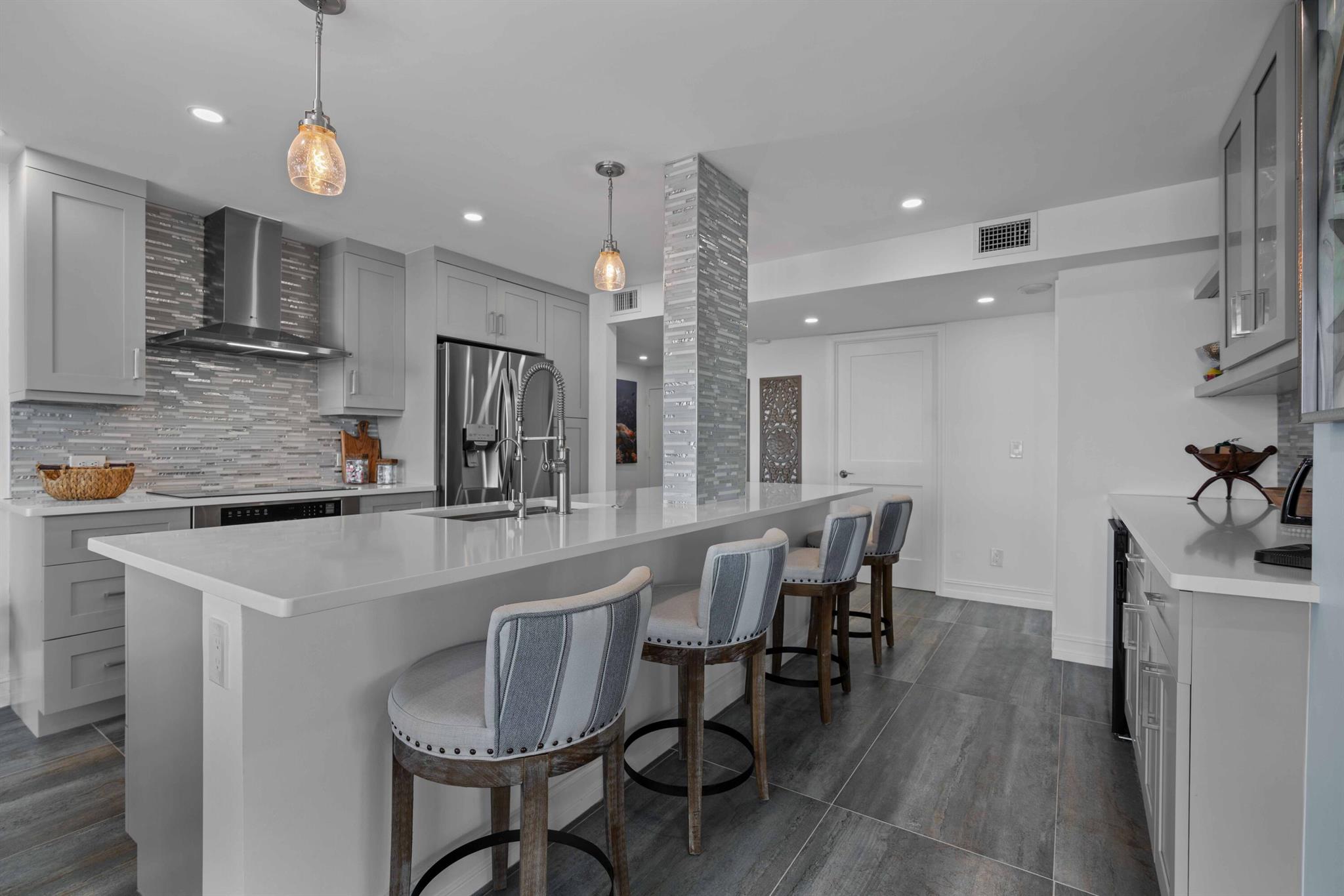 108 Lakeshore Drive 839