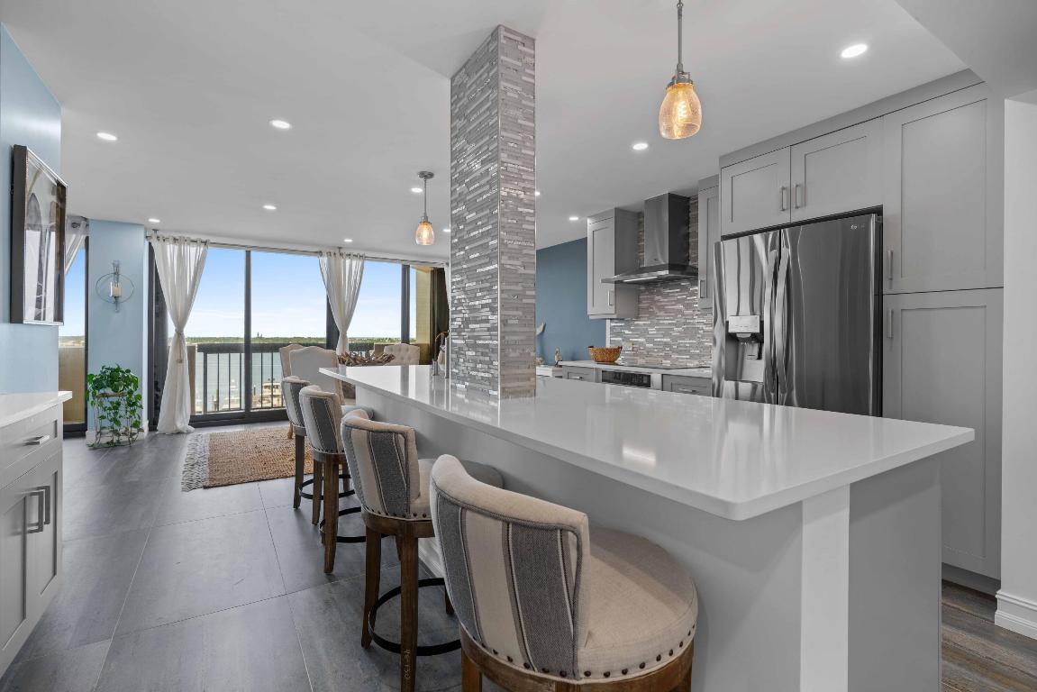 108 Lakeshore Drive 839