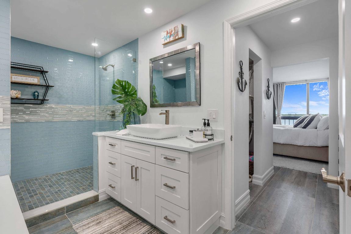 108 Lakeshore Drive 839