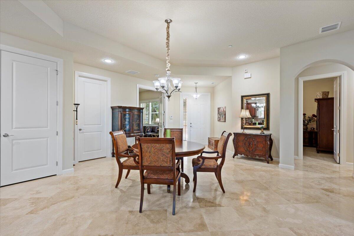 99 Tresana Boulevard 5