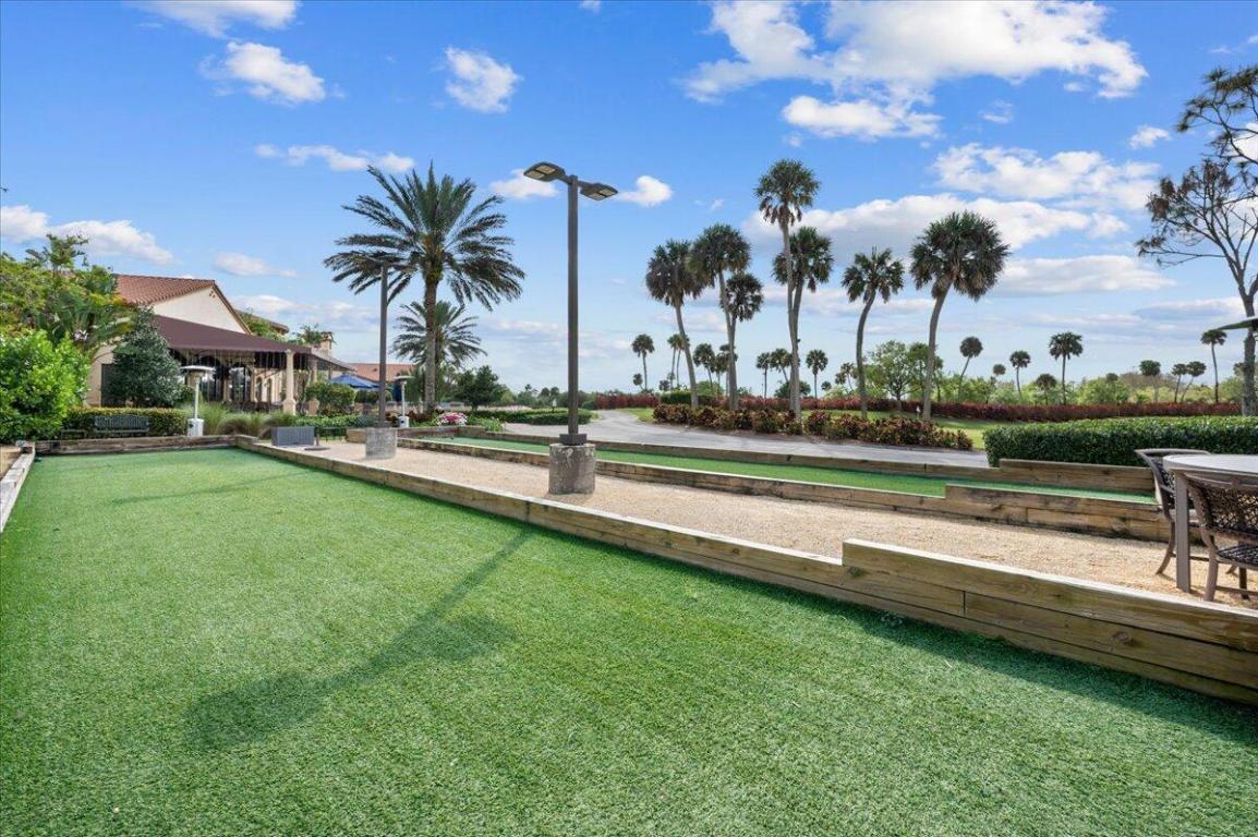 99 Tresana Boulevard 5