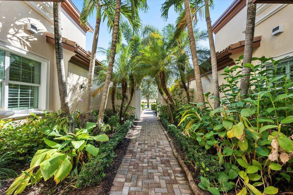 99 Tresana Boulevard 5