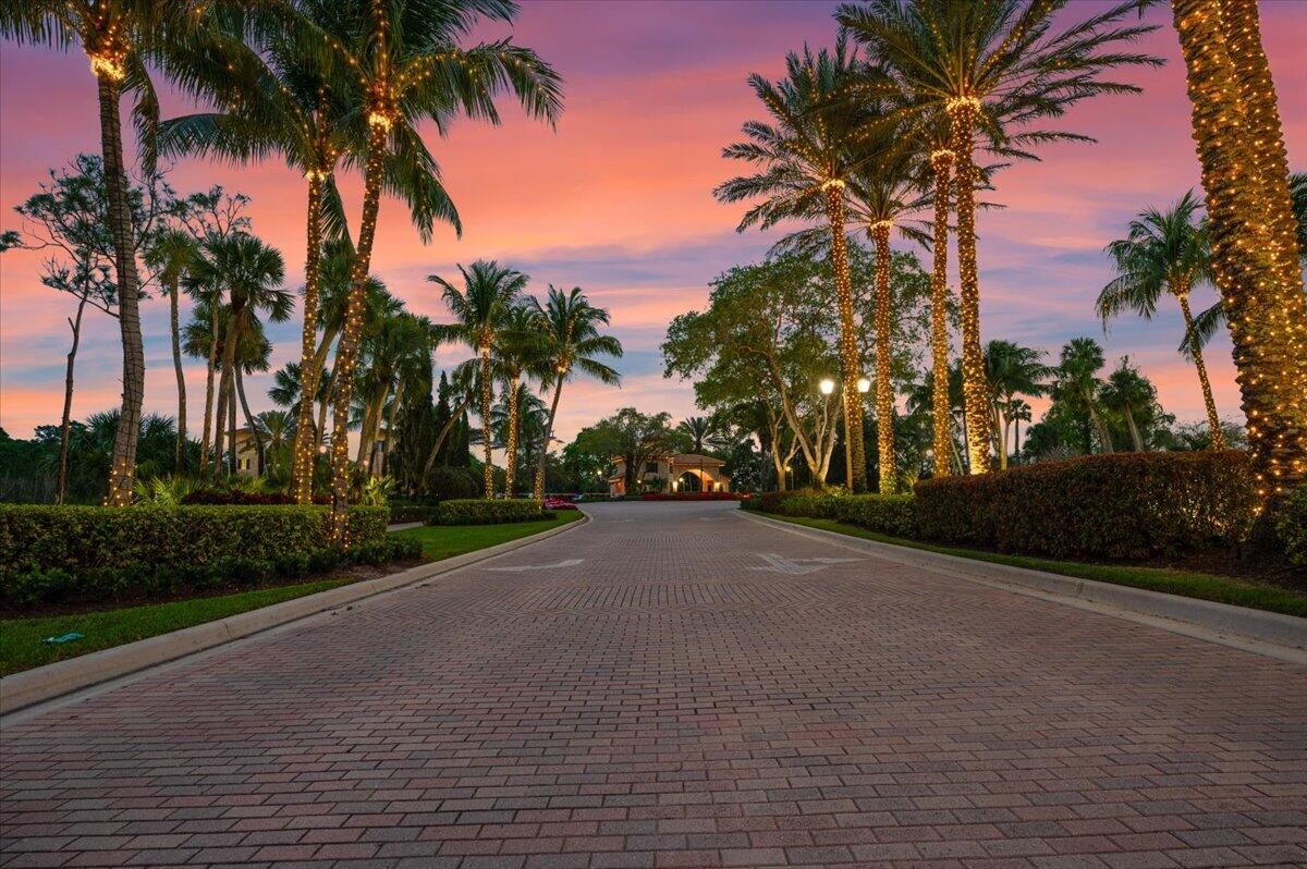 99 Tresana Boulevard 5