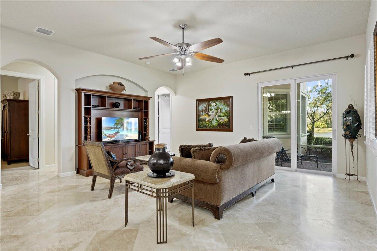 99 Tresana Boulevard 5