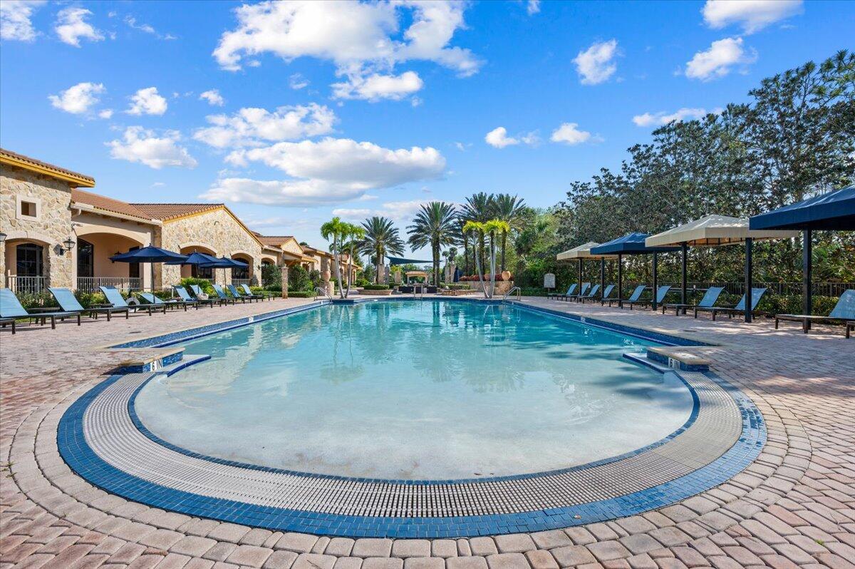 99 Tresana Boulevard 5