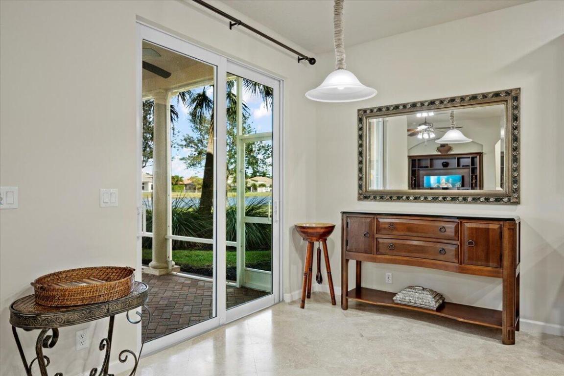 99 Tresana Boulevard 5