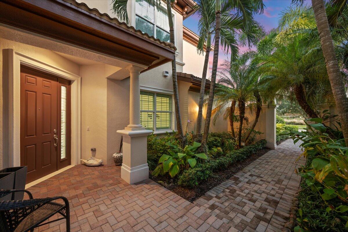 99 Tresana Boulevard 5