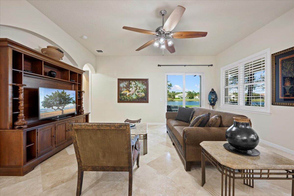 99 Tresana Boulevard 5