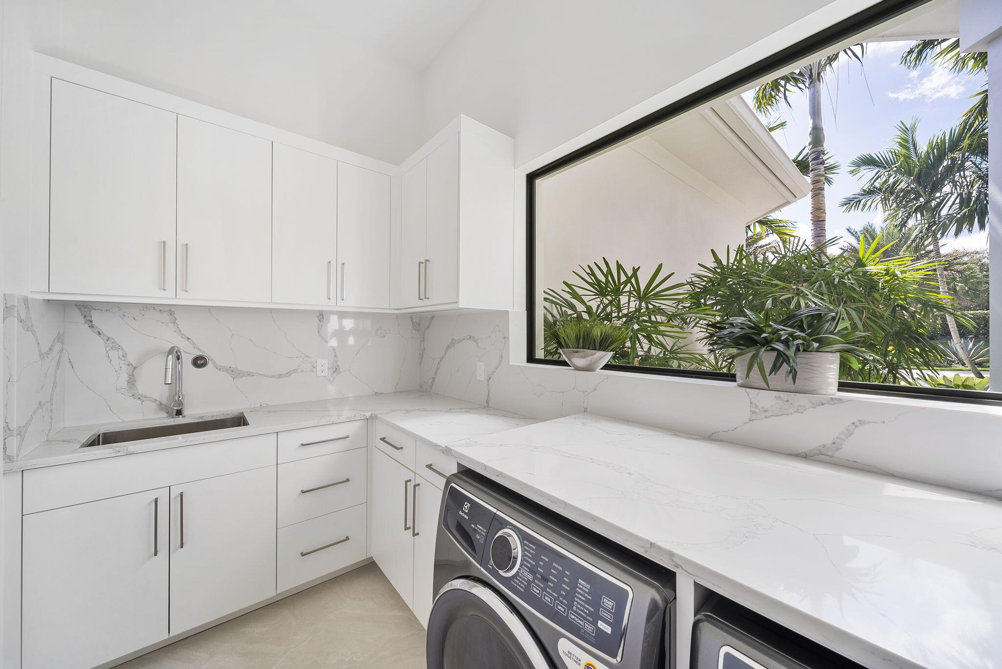 208 Locha Drive