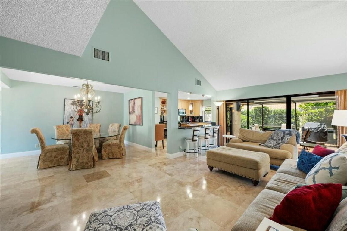 17210 Fownes Crescent