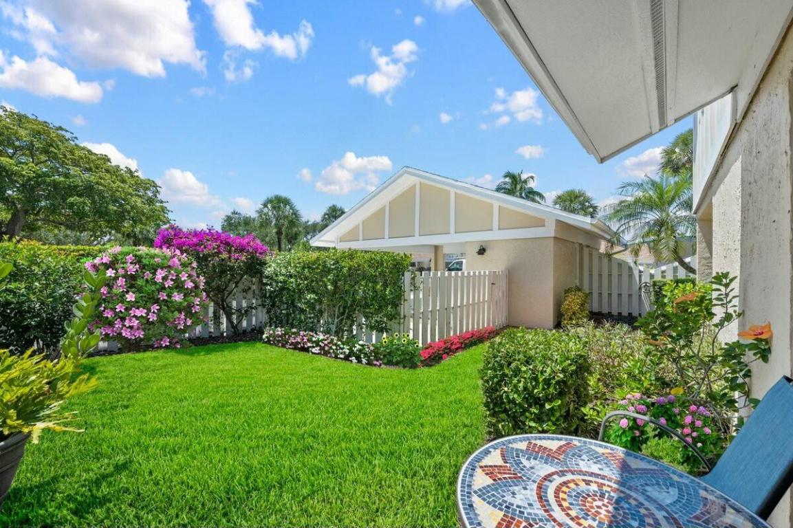 17210 Fownes Crescent