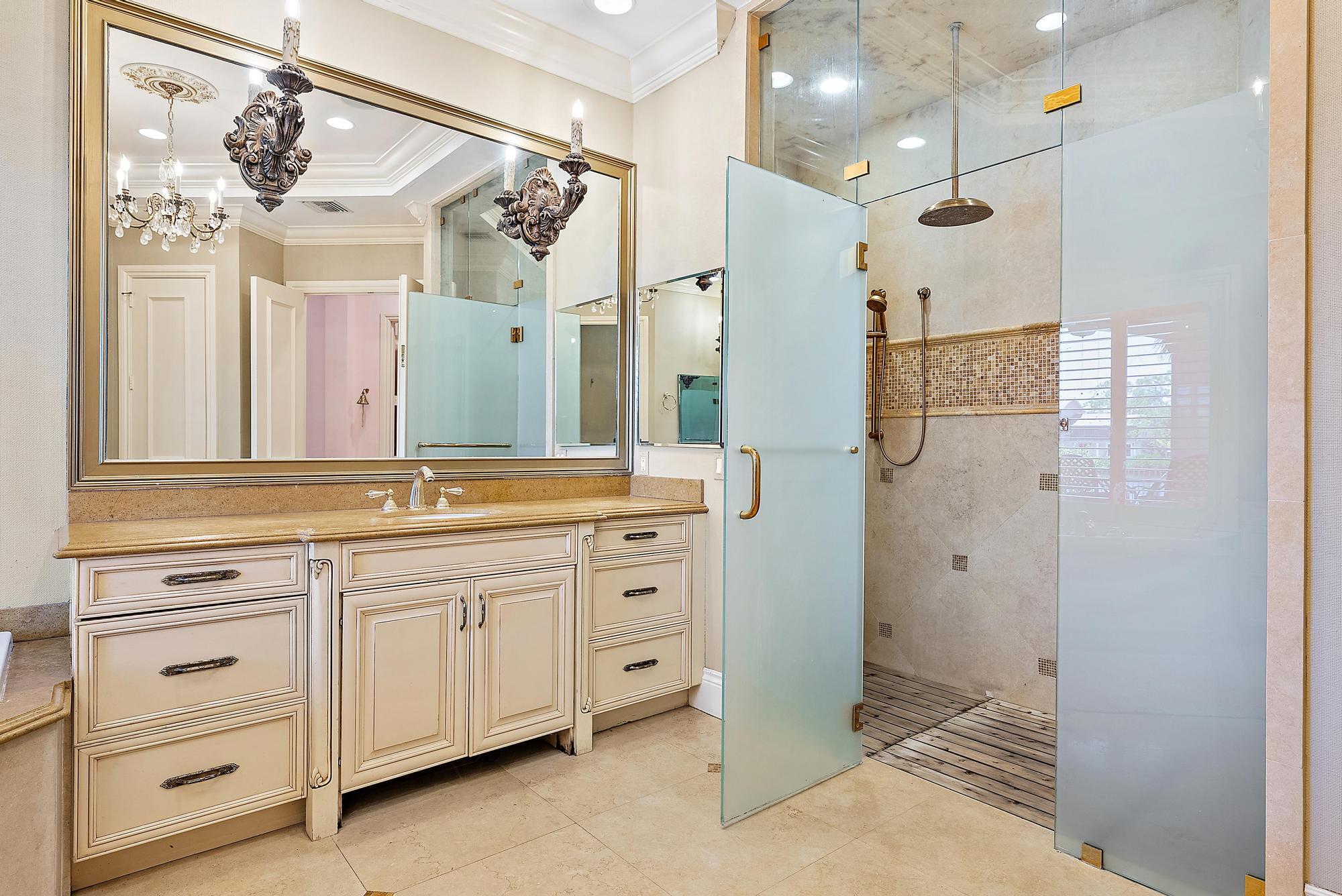 18669 SE Palm Island Lane