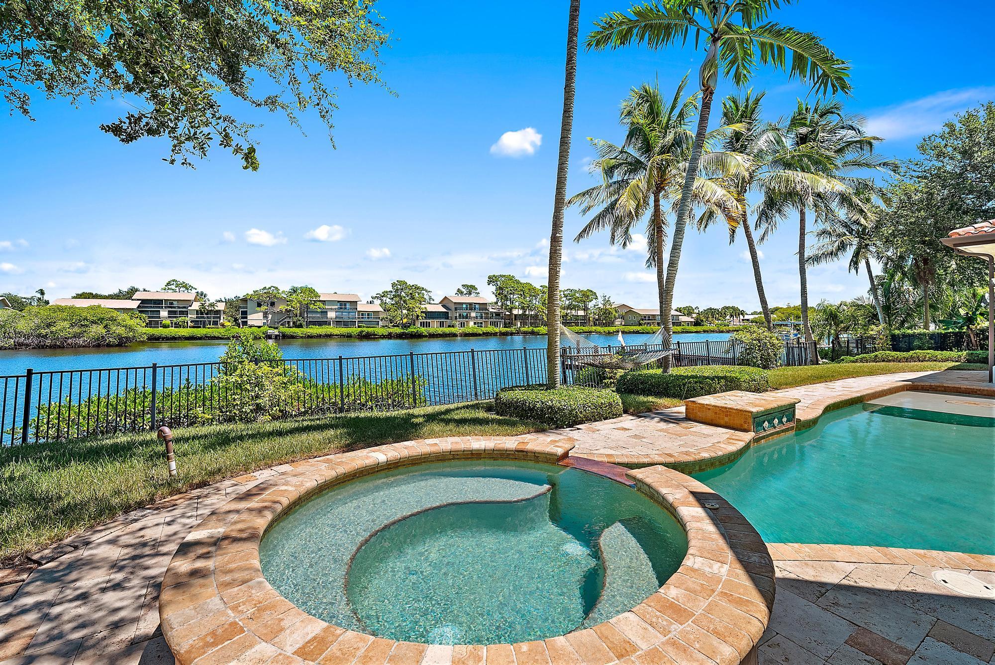18669 SE Palm Island Lane