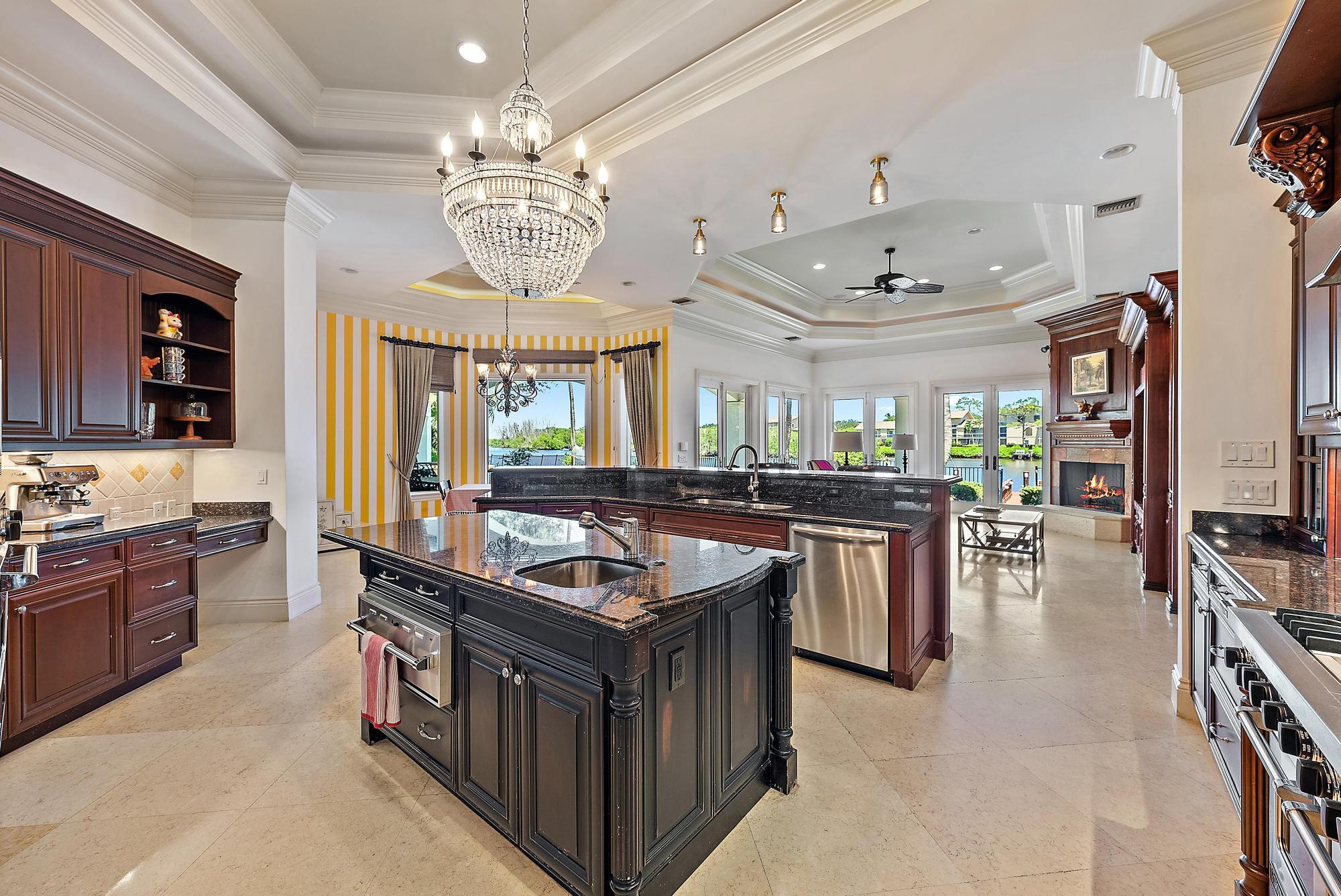 18669 SE Palm Island Lane