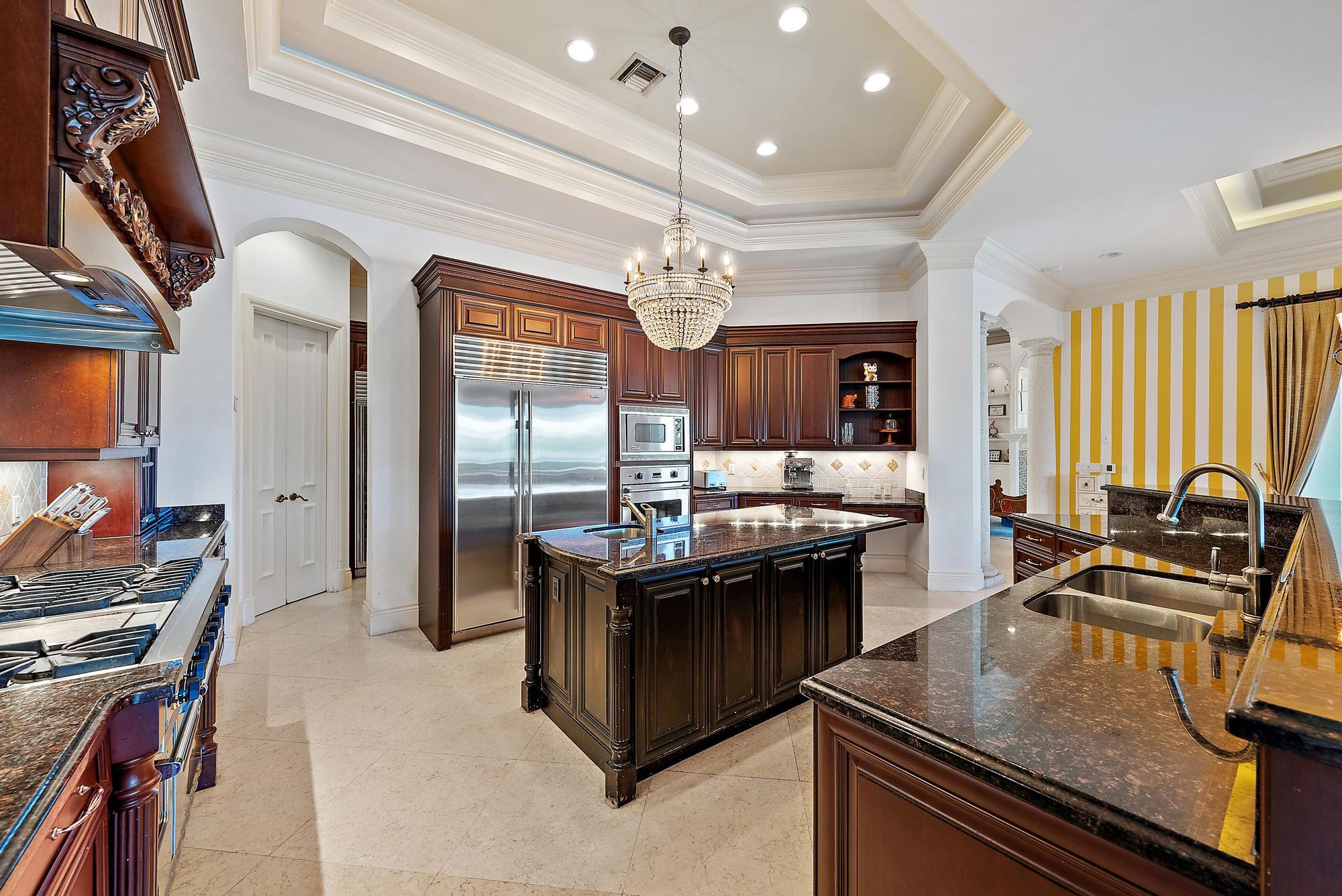 18669 SE Palm Island Lane