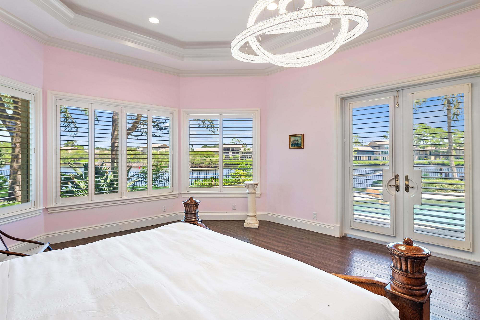 18669 SE Palm Island Lane