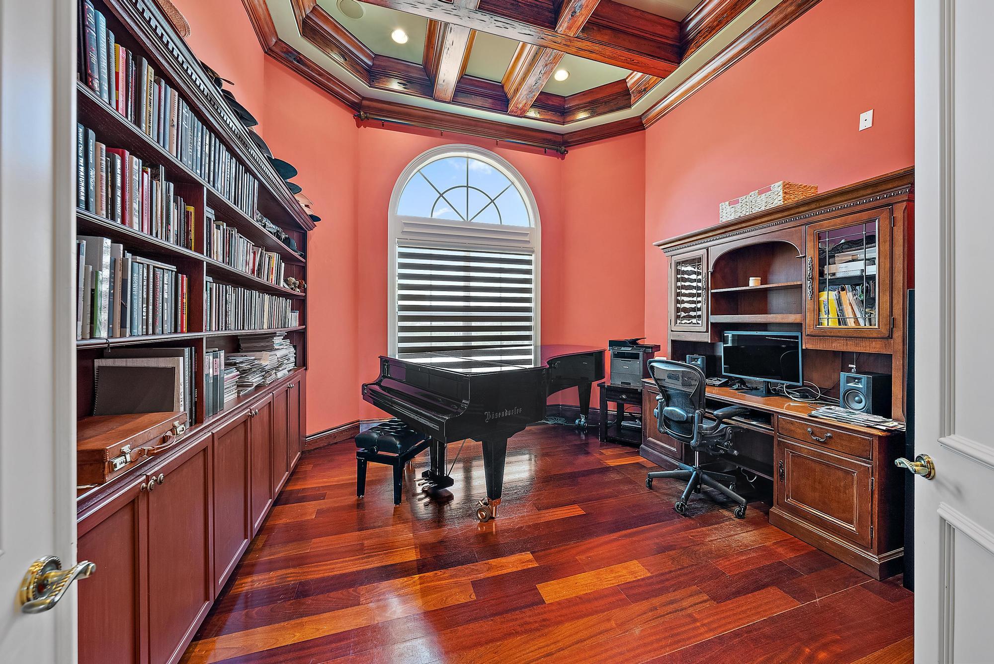 18669 SE Palm Island Lane