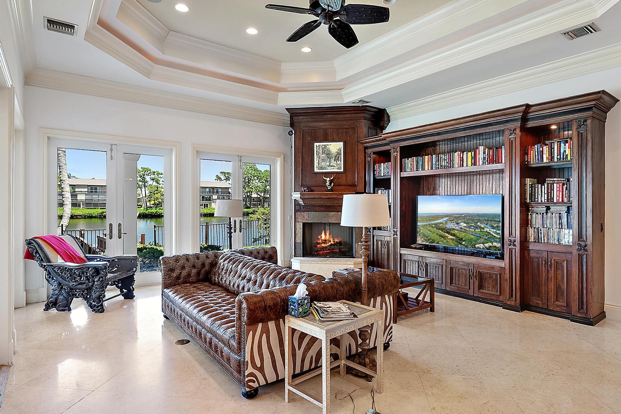 18669 SE Palm Island Lane