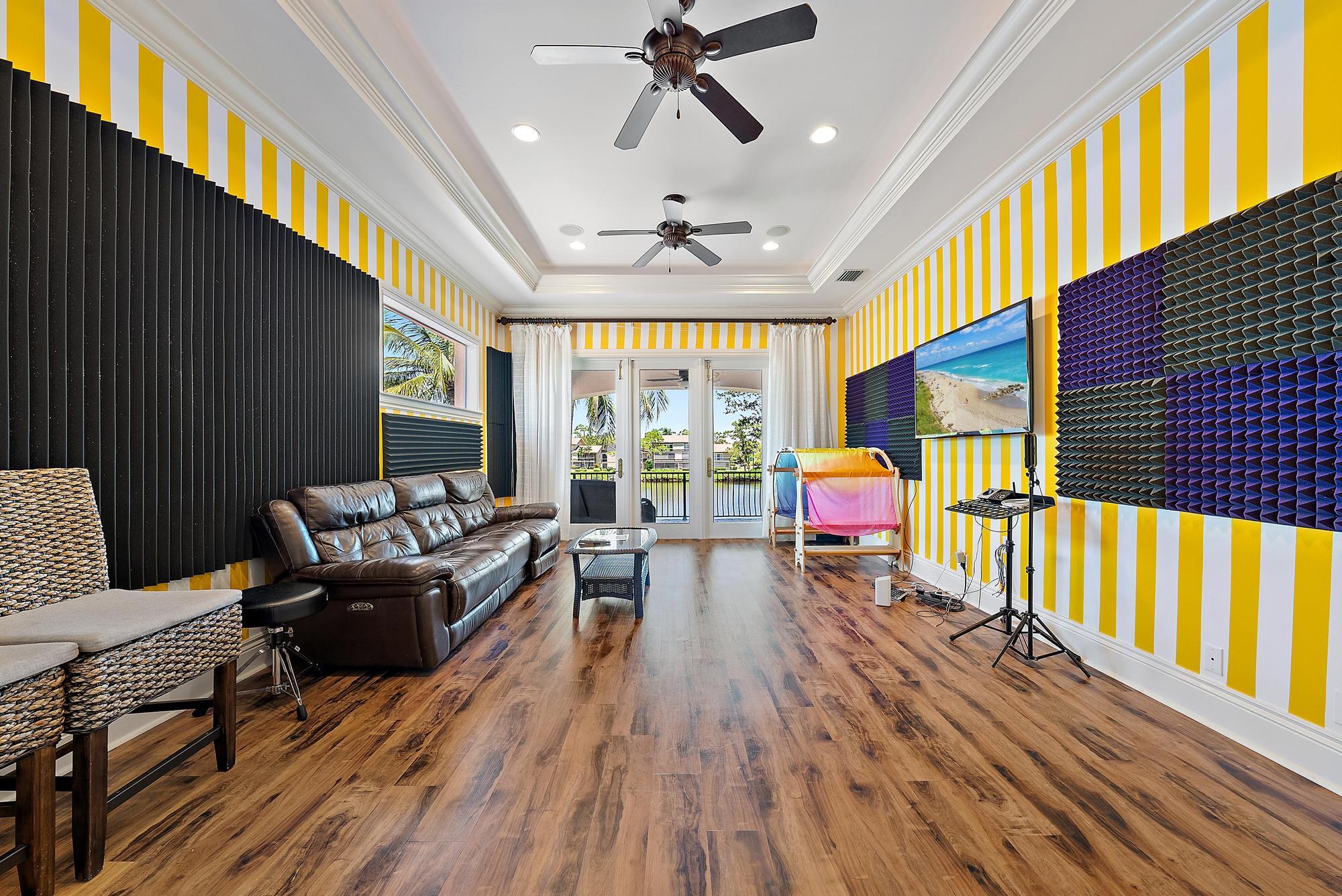 18669 SE Palm Island Lane