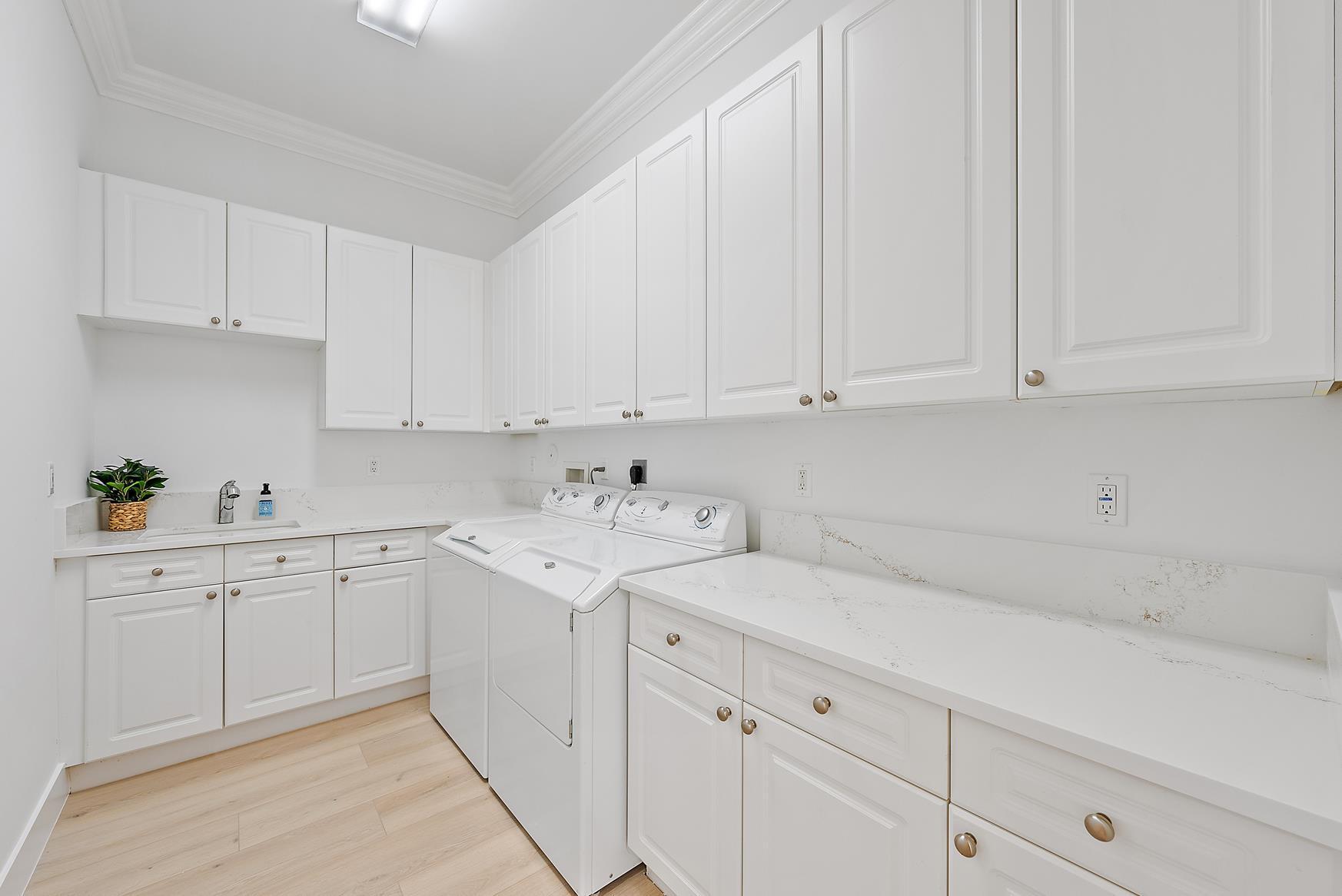 17065 Bay Street