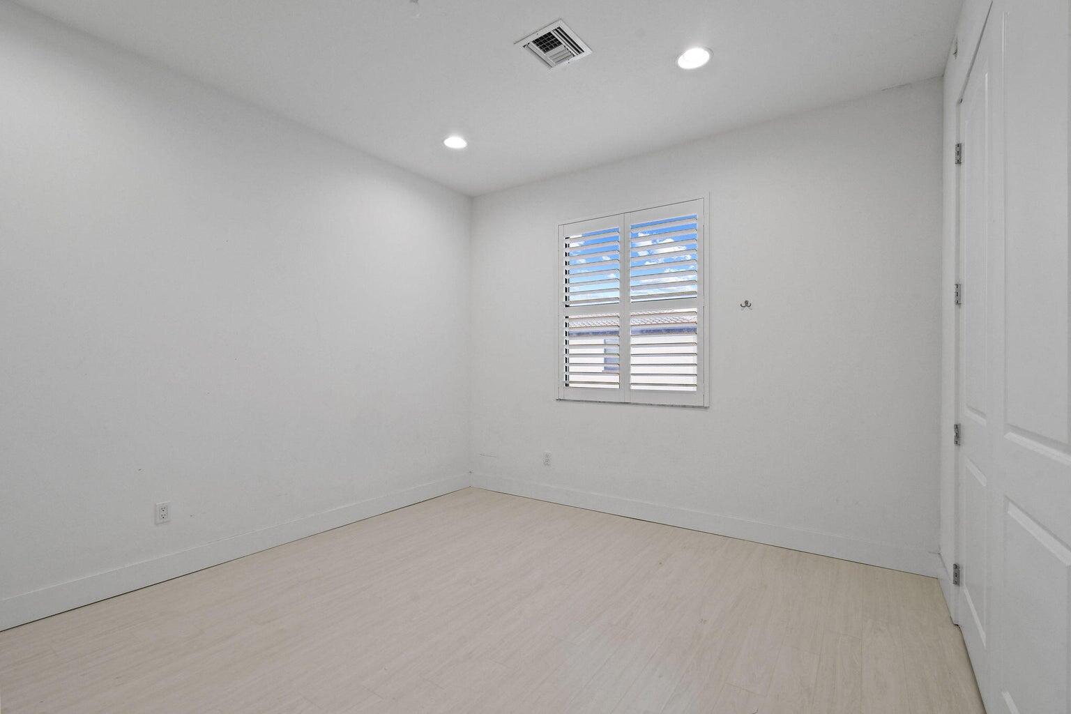 1221 Faulkner Terrace Terrace