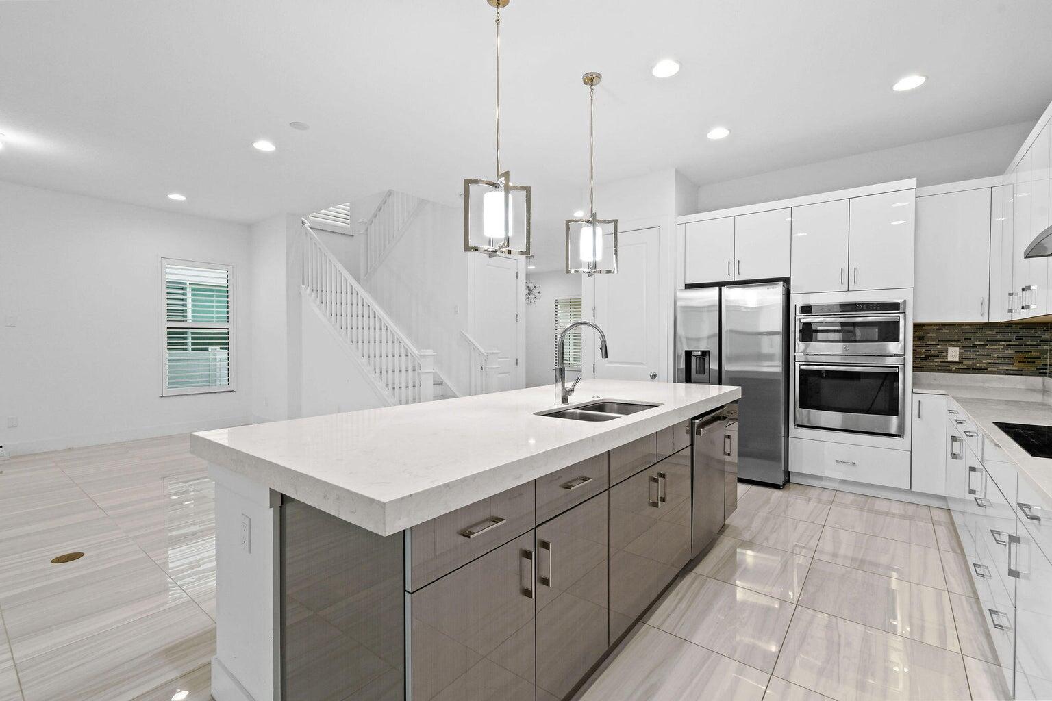 1221 Faulkner Terrace Terrace