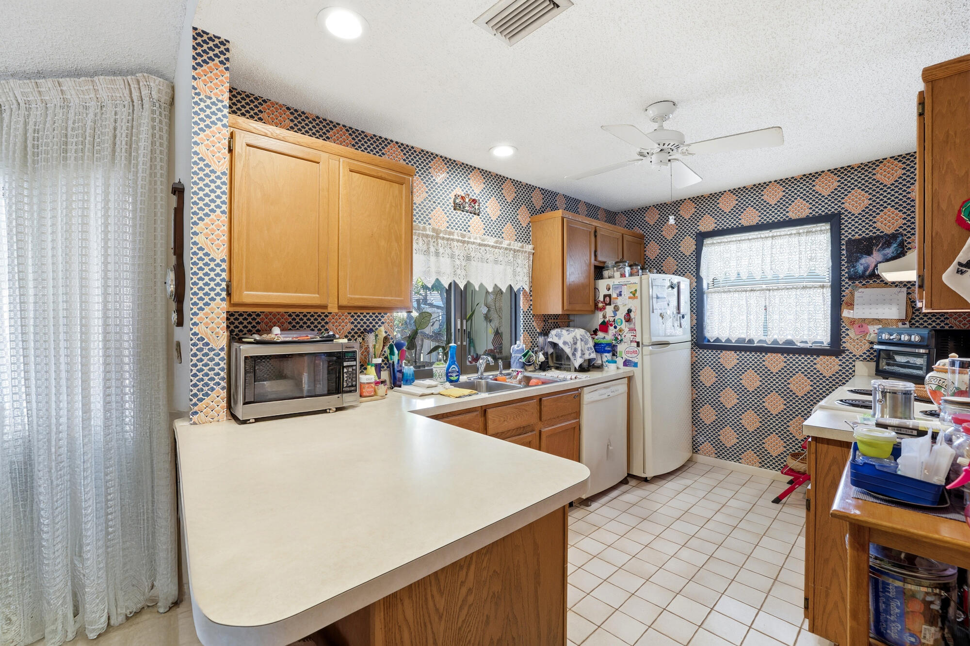 1127 E Seminole Avenue 9c