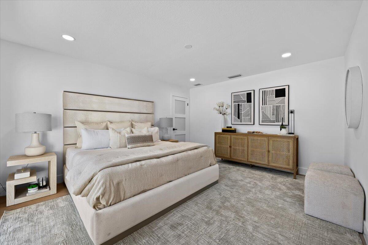 17068 Traverse Circle