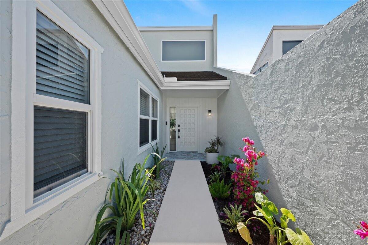 17068 Traverse Circle