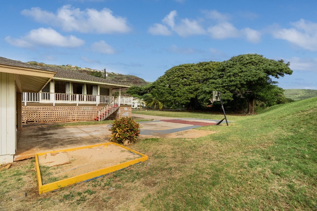 4836 MENEHUNE RD
