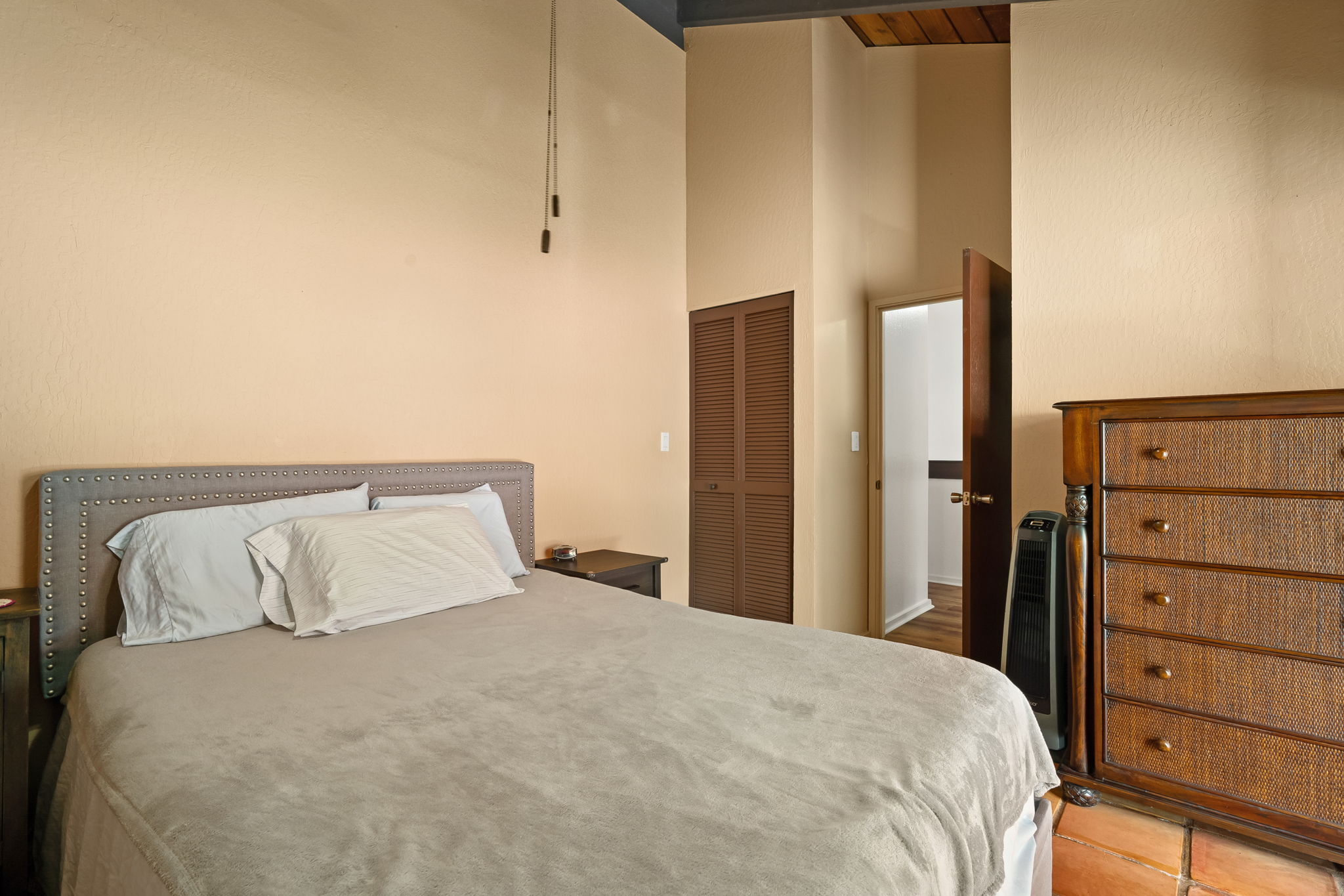 4370 KALAHEO DR 16