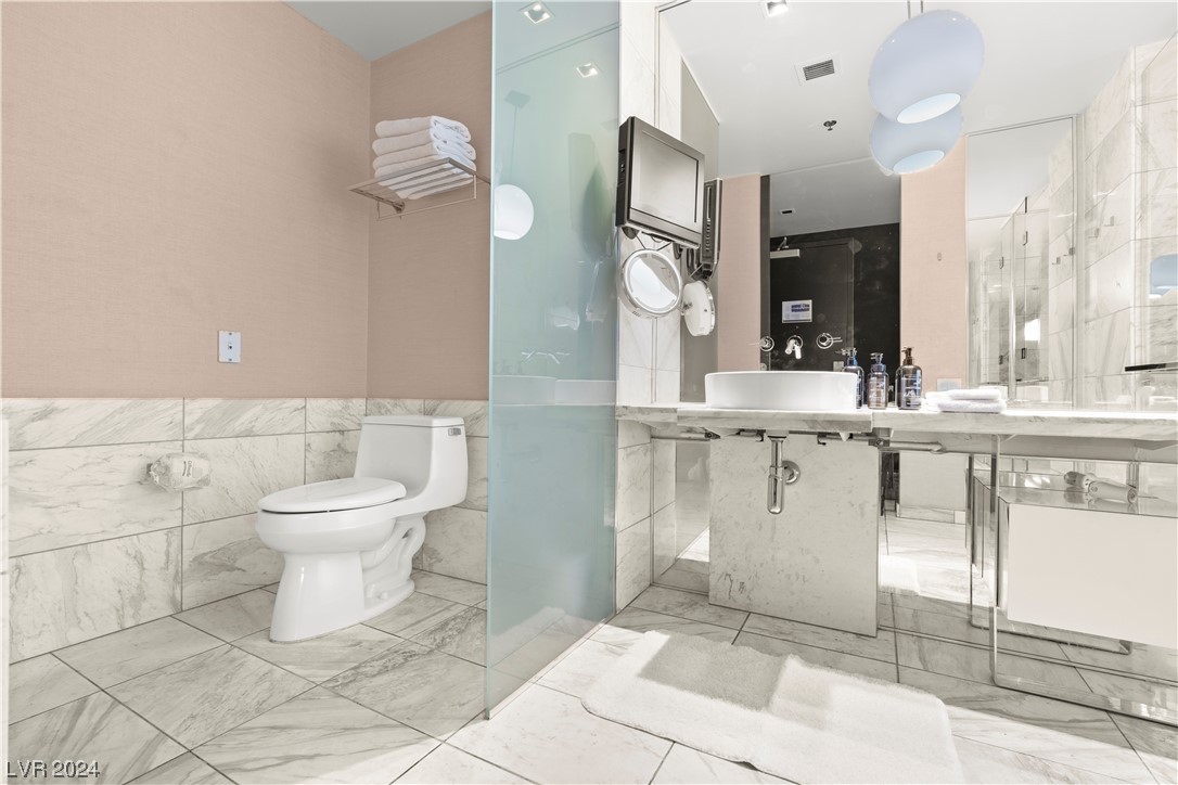 4381 West Flamingo Road 916