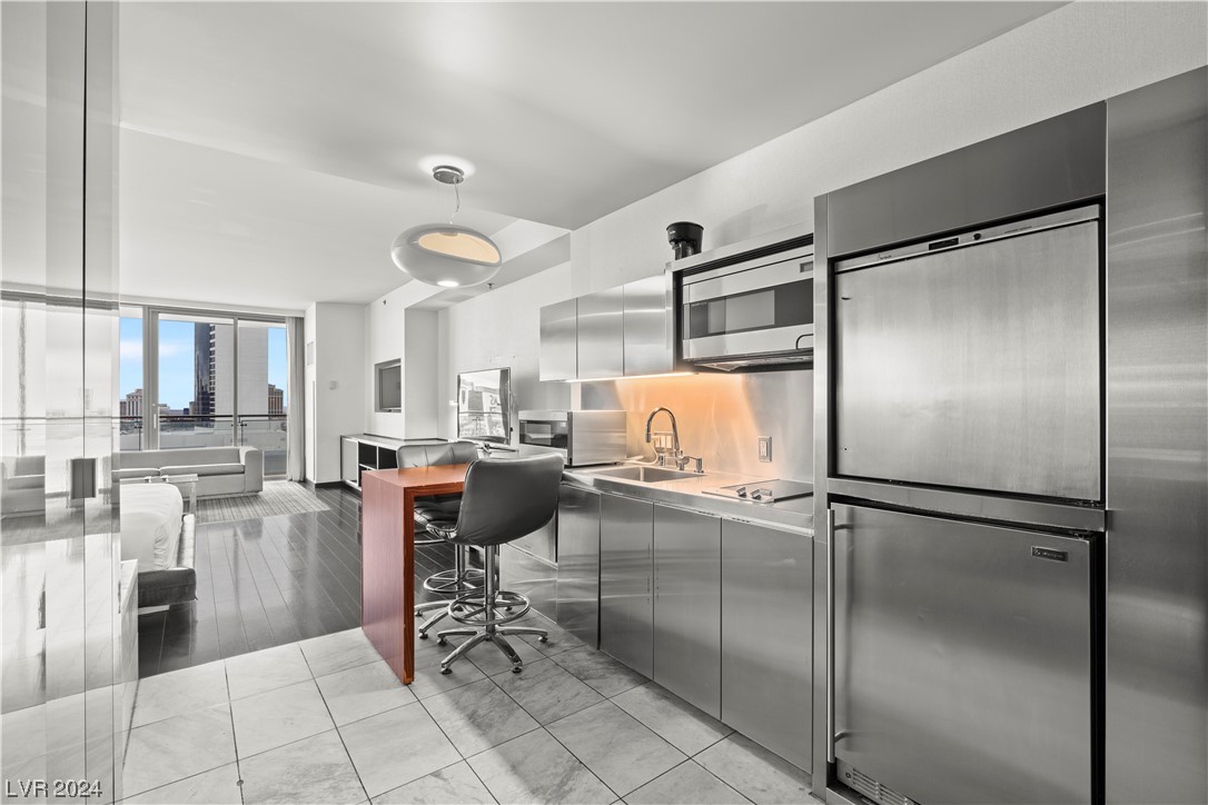 4381 West Flamingo Road 916