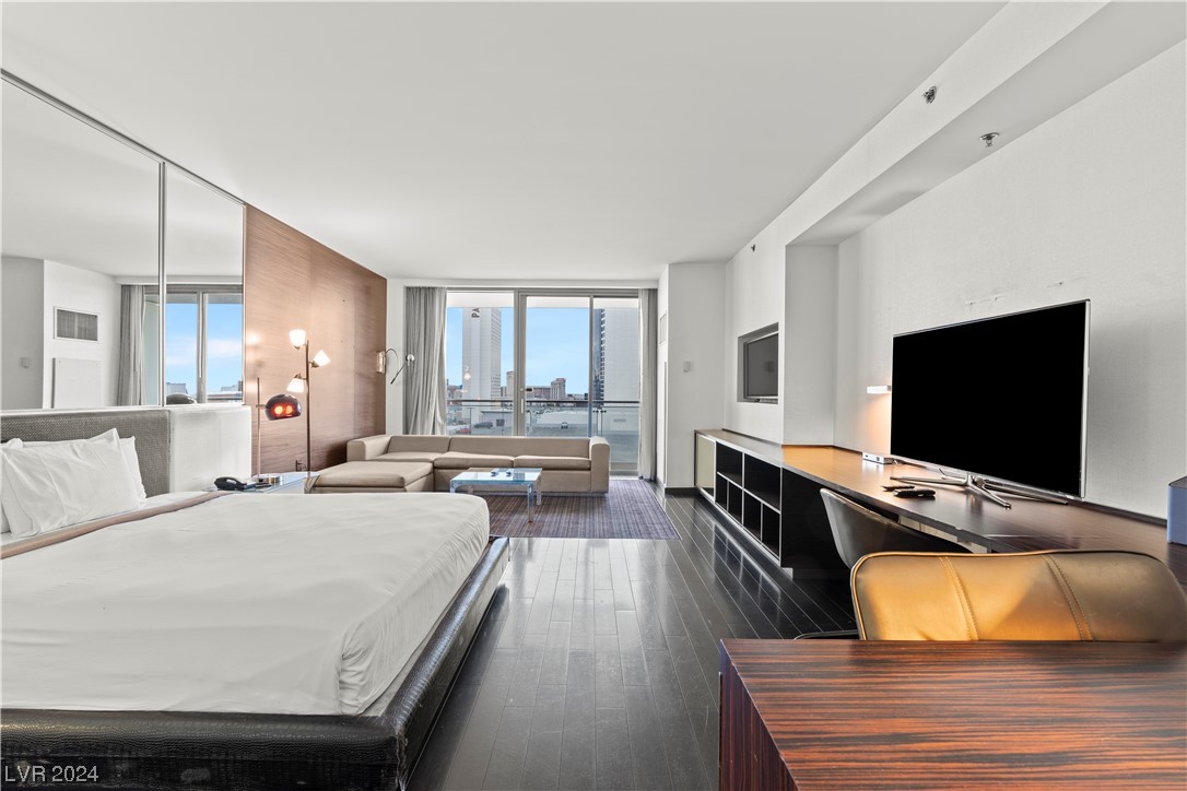 4381 West Flamingo Road 916