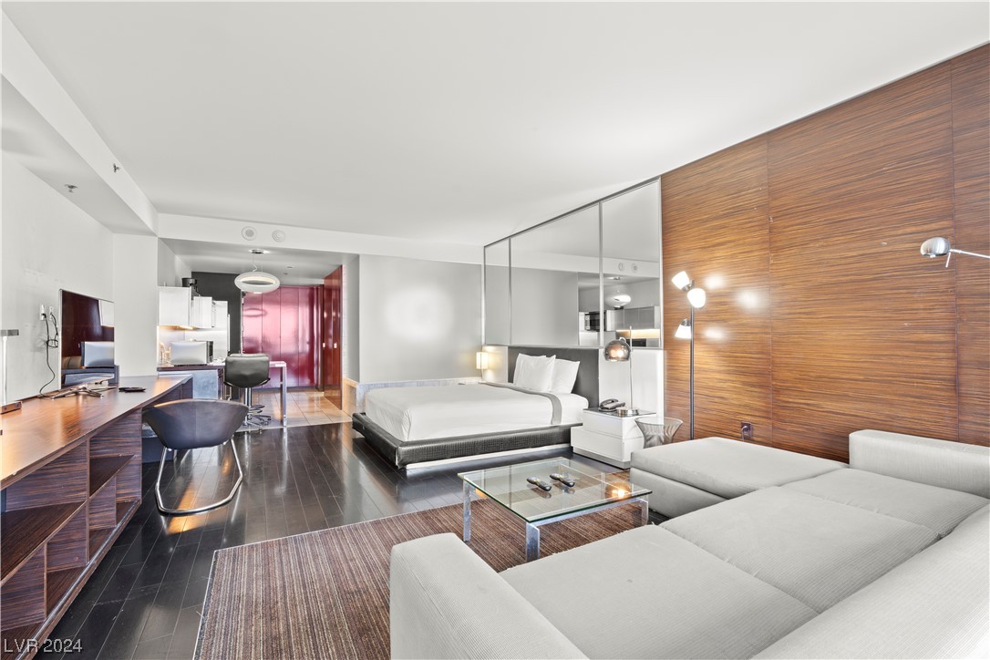 4381 West Flamingo Road 916