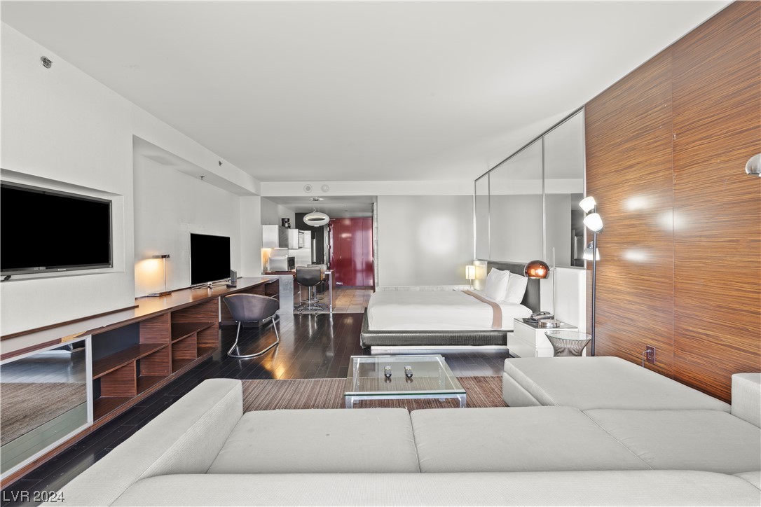 4381 West Flamingo Road 916