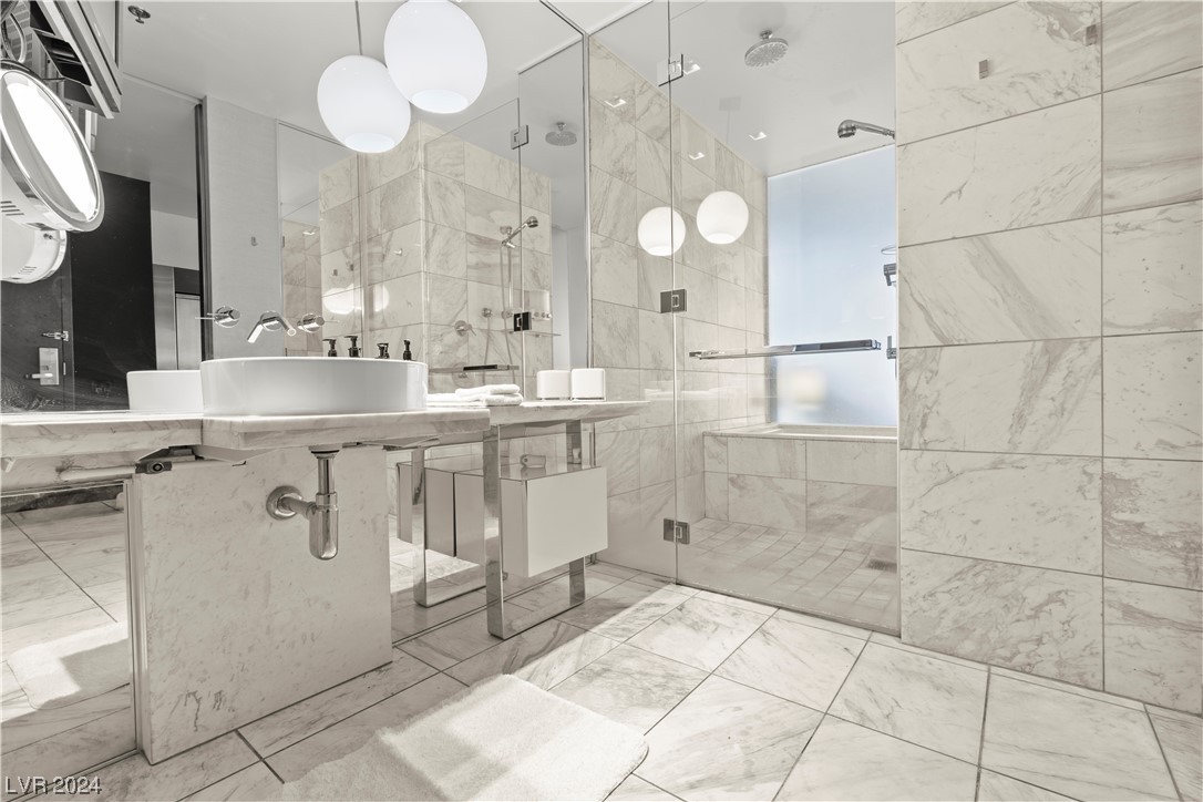 4381 West Flamingo Road 916