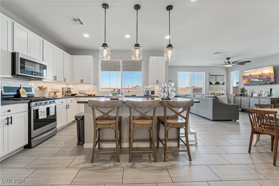 9784 Pyrite Mystery Avenue