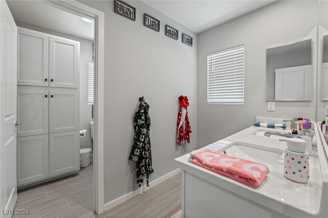 9784 Pyrite Mystery Avenue