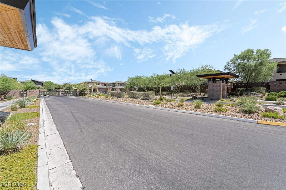 9784 Pyrite Mystery Avenue