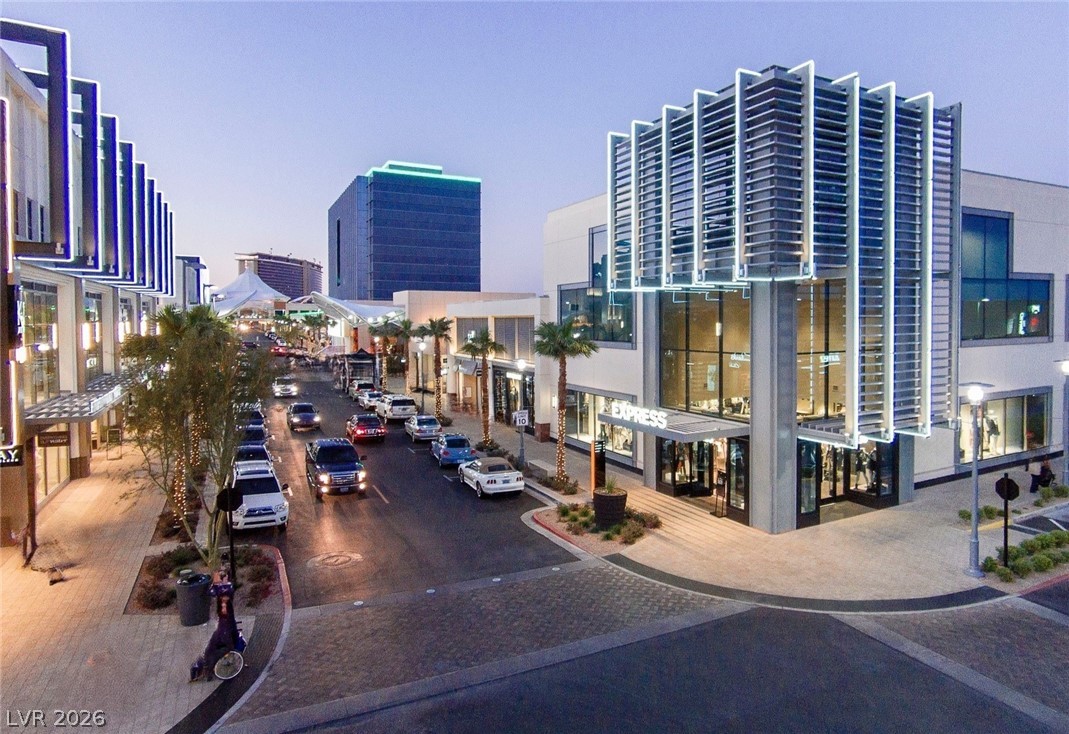 11227 CACTUS TOWER Avenue 103