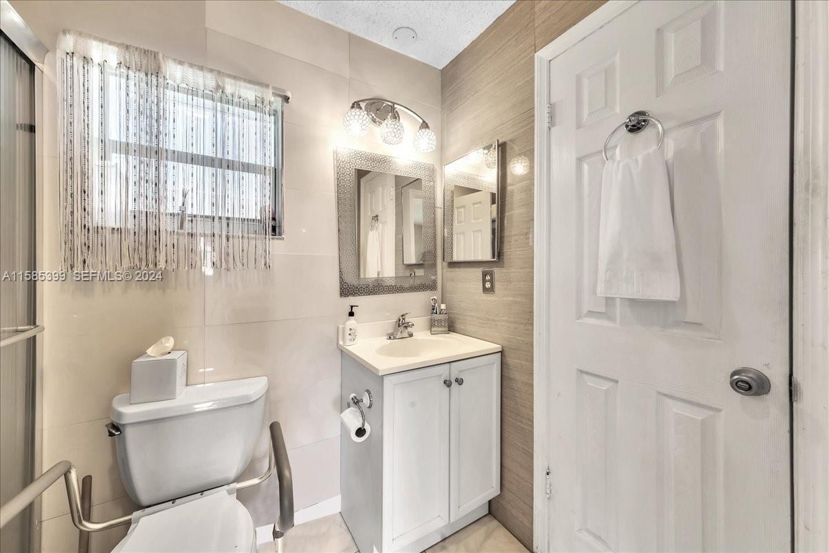 1541 NW 85th Avenue