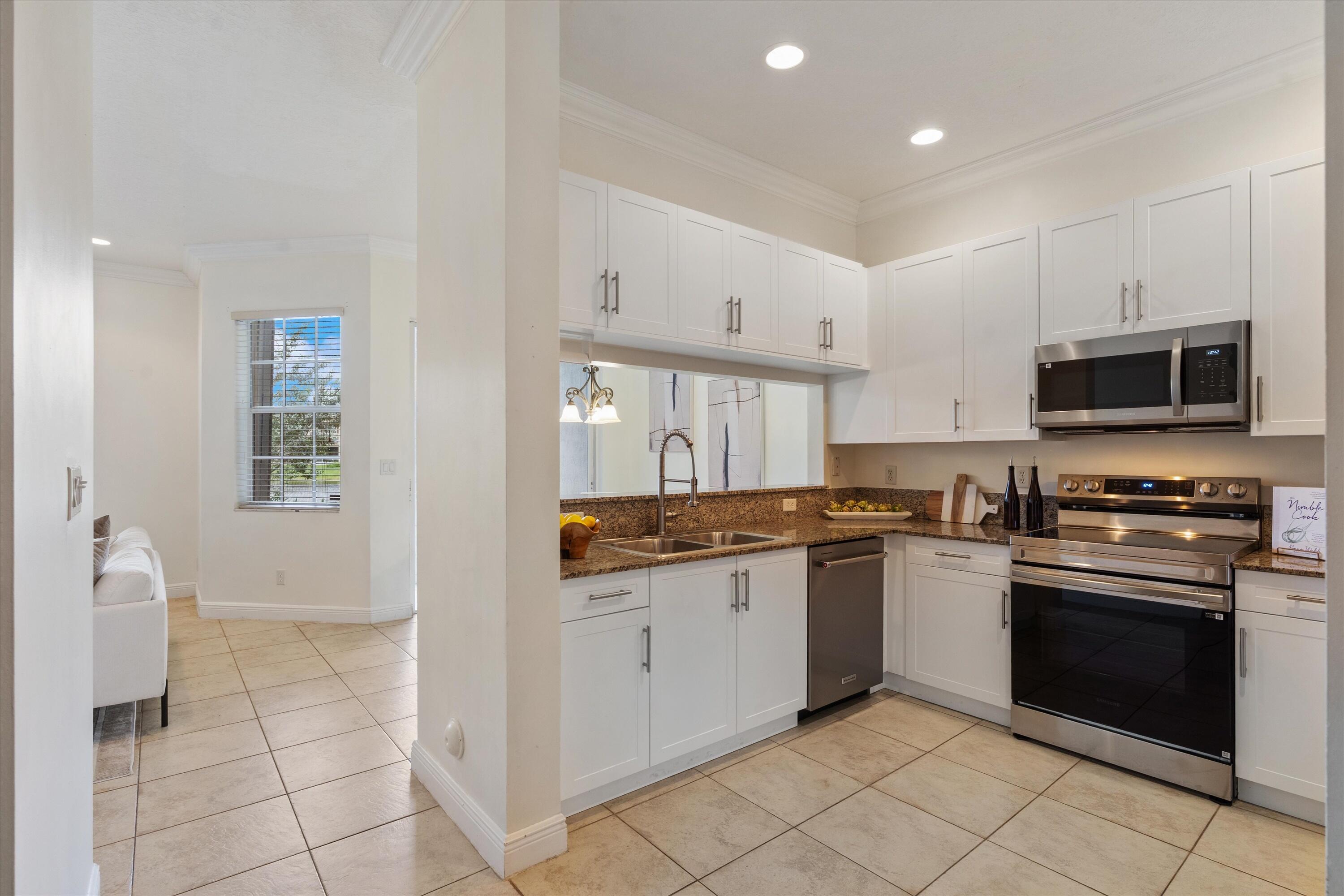 3505 Lakeside Drive