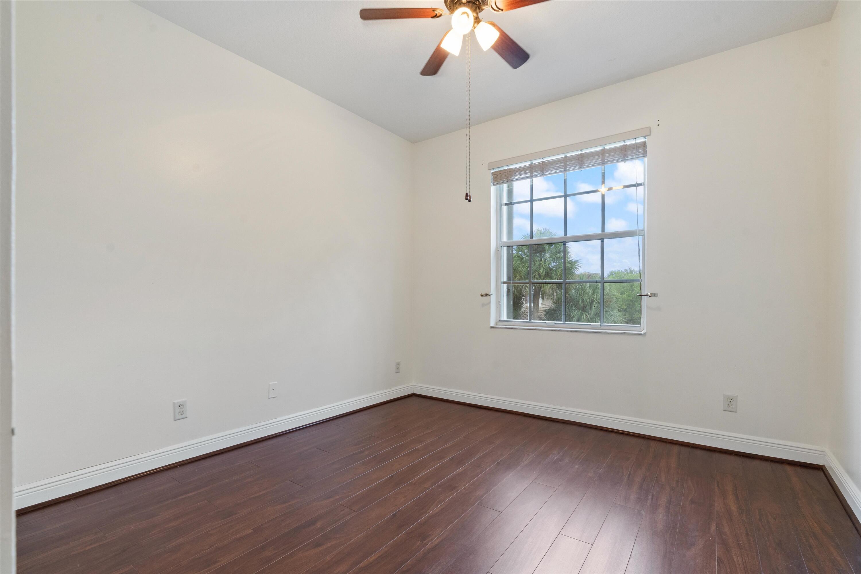 3505 Lakeside Drive