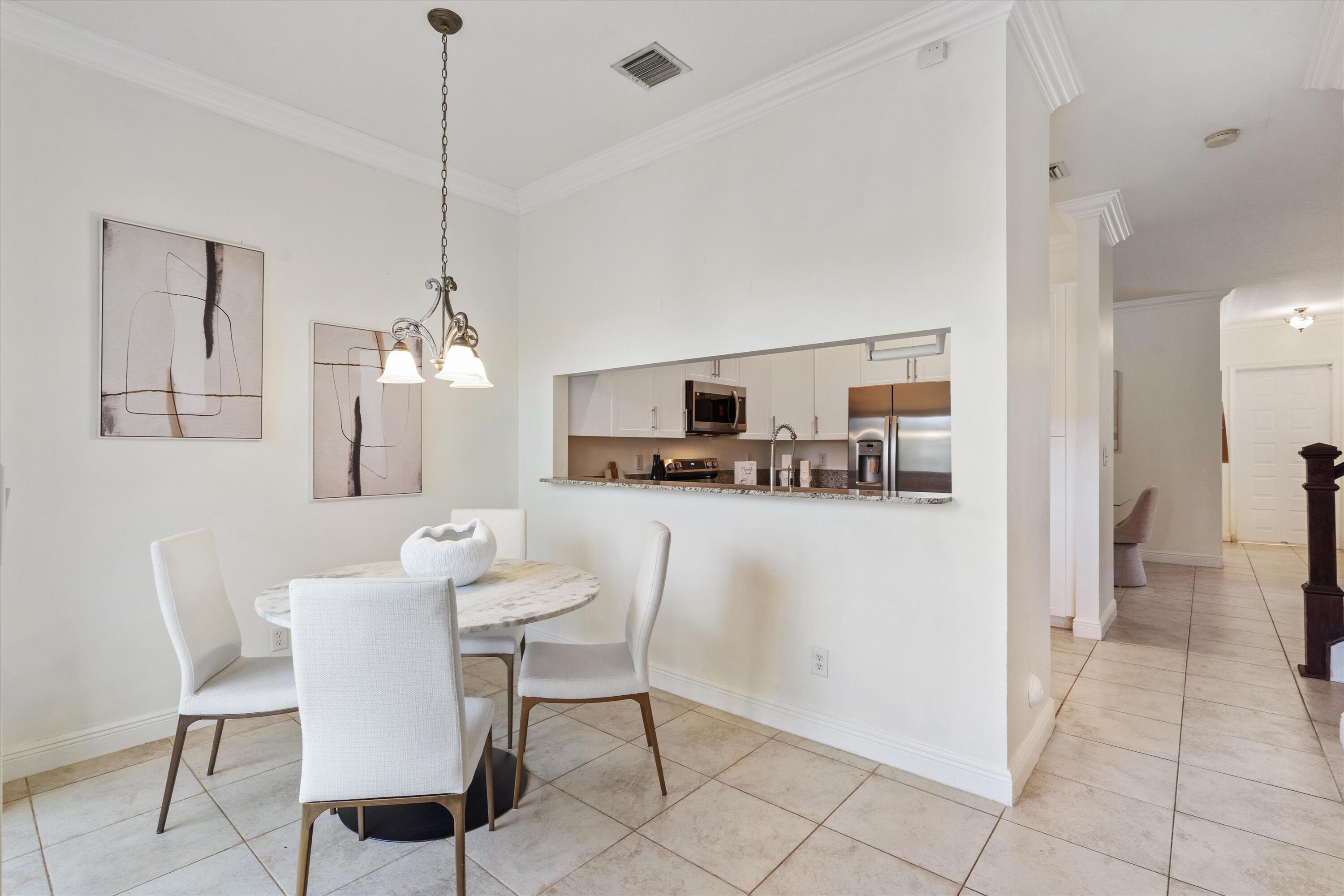 3505 Lakeside Drive