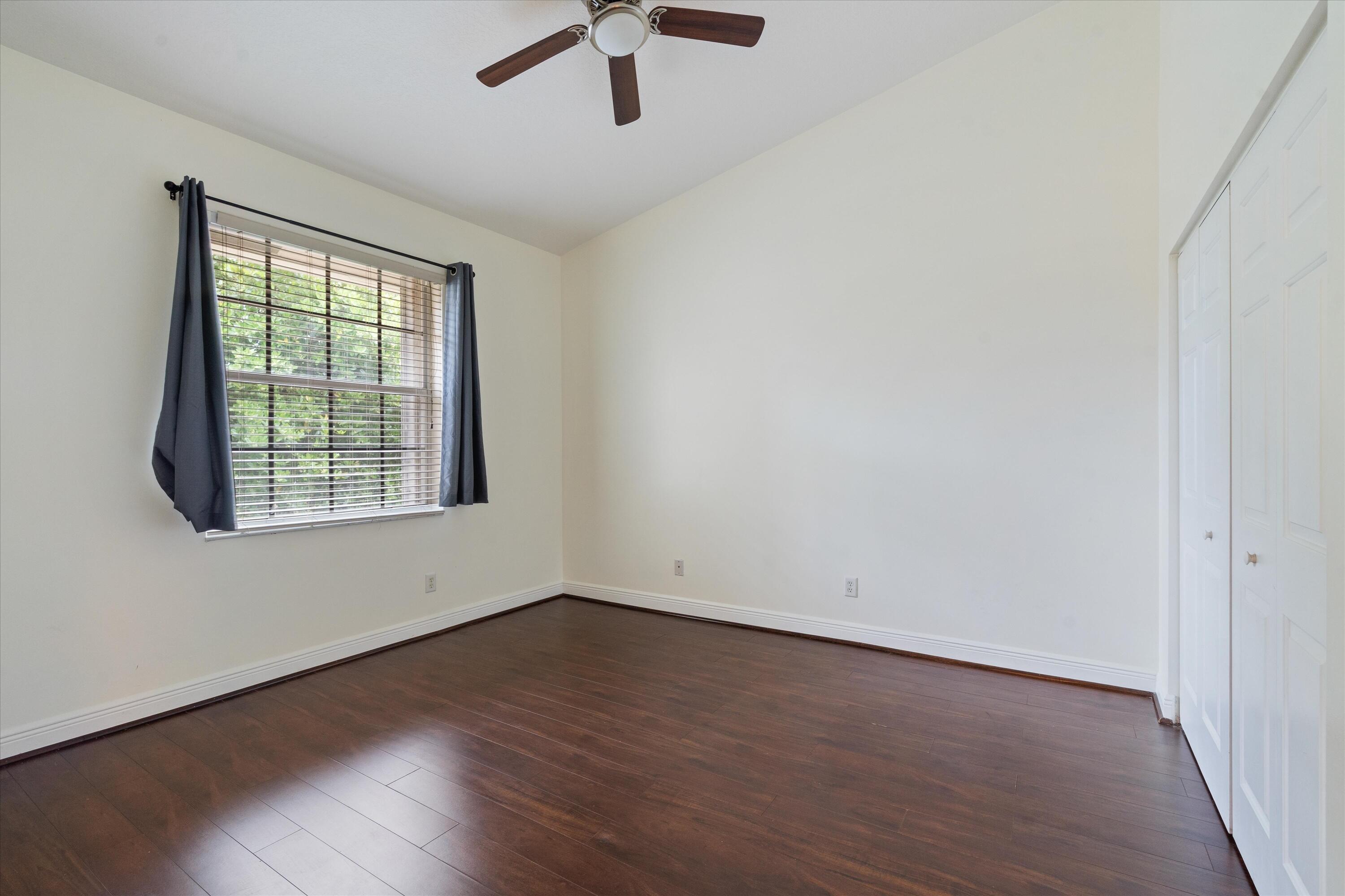 3505 Lakeside Drive