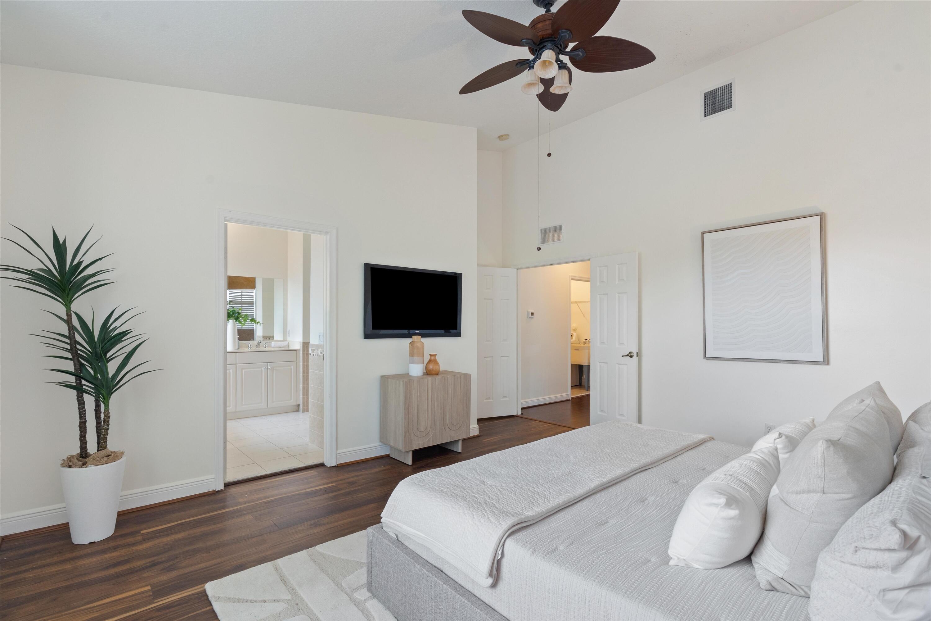 3505 Lakeside Drive